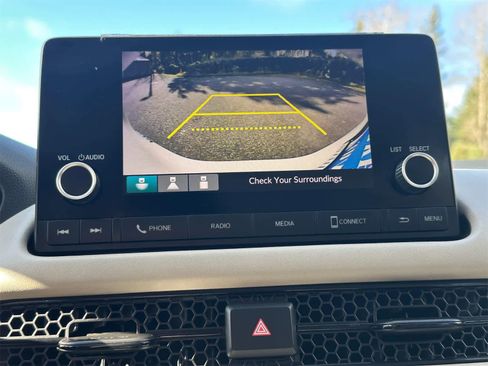 Used 2024 Honda HR-V LX image 17