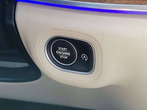 Used 2024 Mercedes-Benz GLE 350 4MATIC image 17