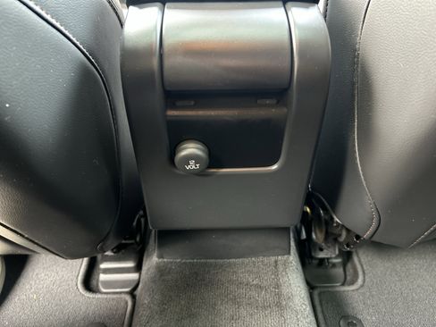 Used 2017 Volvo V60 T5 Cross Country w/ Convenience Package image 19