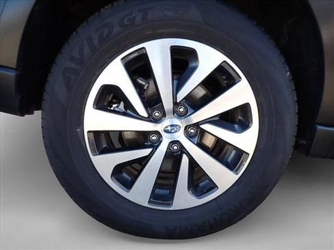 Certified 2025 Subaru Outback Premium AWD/4WD image 7