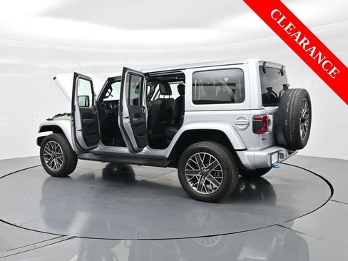 Used 2022 Jeep Wrangler Unlimited Sahara image 46