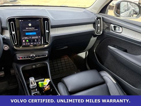 Certified 2023 Volvo XC40 B5 Ultimate w/ Protection Package Premier image 15