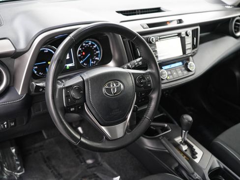 Used 2018 Toyota RAV4 XLE AWD/4WD image 20