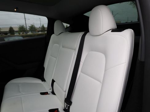 Used 2024 Tesla Model Y Long Range AWD/4WD image 13