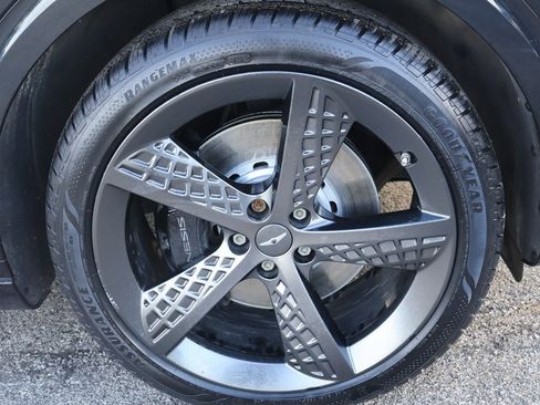 Used 2022 Genesis GV70 3.5T Sport w/ Sport Prestige Package image 18