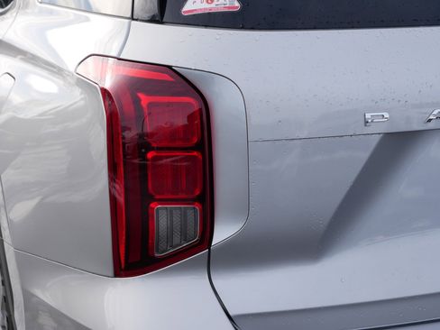 Certified 2025 Hyundai Palisade SEL image 17