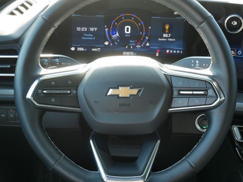 Certified 2025 Chevrolet Traverse LT image 12