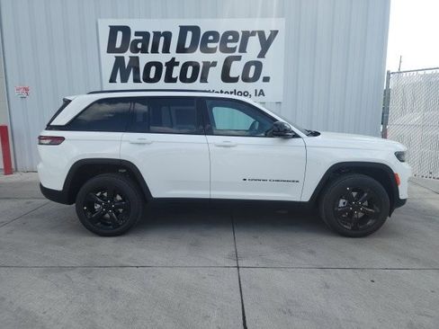 New 2025 Jeep Grand Cherokee Limited w/ Luxury Tech Group II image 13