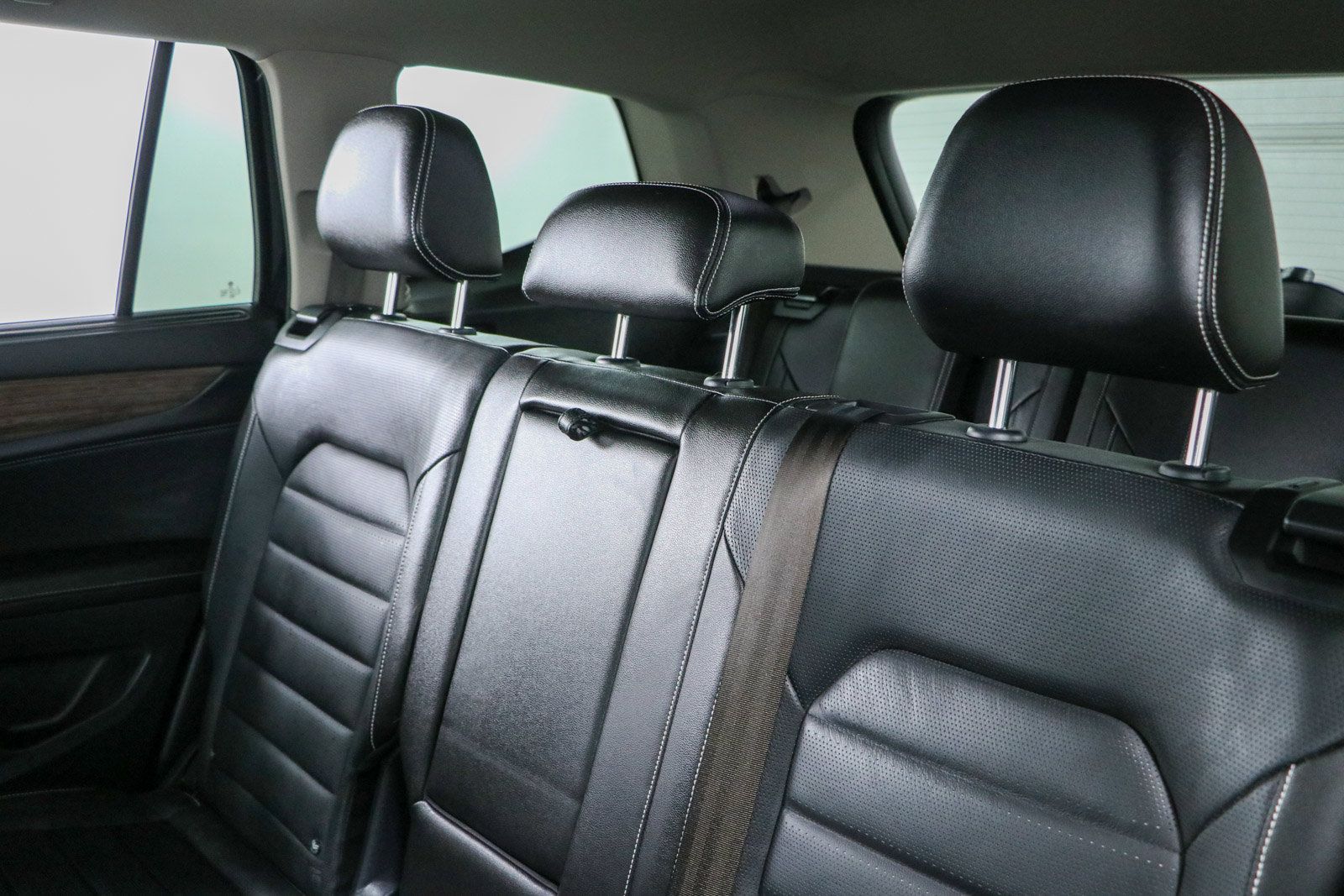 Used 2024 Volkswagen Atlas SEL AWD/4WD image 25