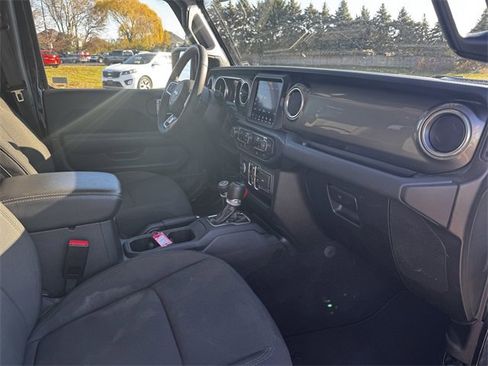 Certified 2023 Jeep Gladiator Overland image 15