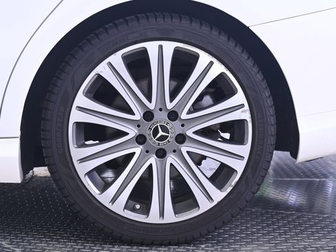 Used 2018 Mercedes-Benz CLA 250 4MATIC image 12