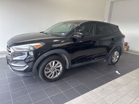 Used 2017 Hyundai Tucson SE image 1