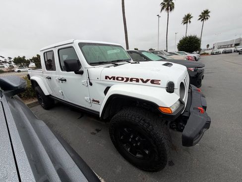 Used 2021 Jeep Gladiator Mojave AWD/4WD image 3