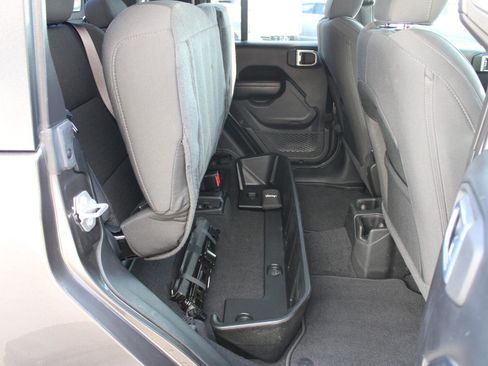 Certified 2021 Jeep Gladiator Sport image 26