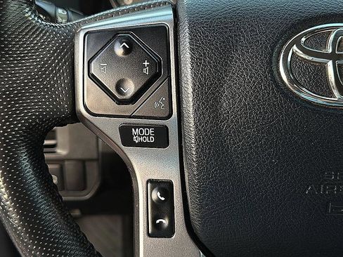 Used 2018 Toyota Tacoma SR5 image 17