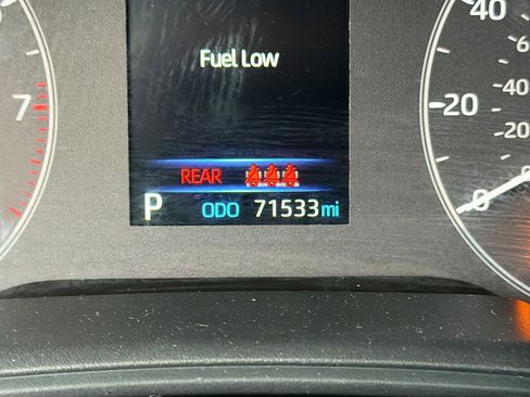 Used 2023 Toyota Corolla Cross L image 34