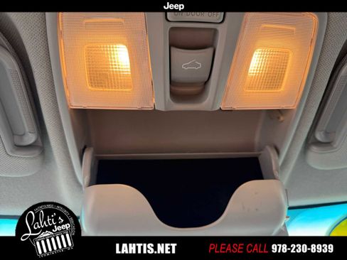 Used 2012 Hyundai Veloster w/ Style Pkg image 34