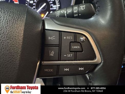 Used 2022 Toyota Highlander XLE image 22