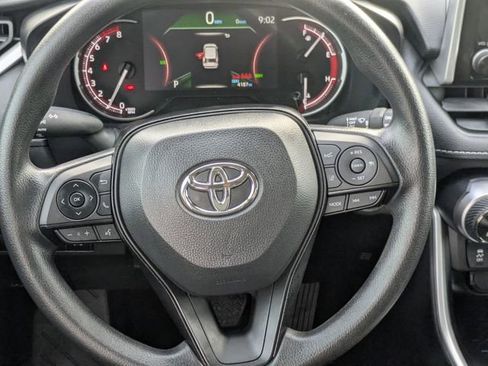 Used 2025 Toyota RAV4 XLE image 12