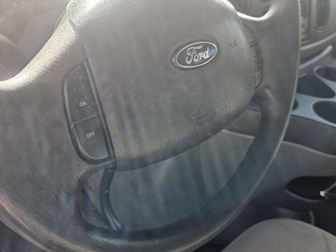 Used 2006 Ford E-350 and Econoline 350 XLT RWD image 13