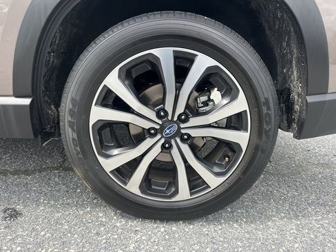 Used 2024 Subaru Forester Limited image 32