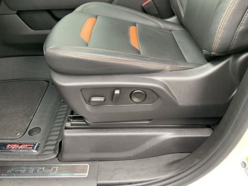 Used 2023 GMC Sierra 1500 AT4 w/ AT4 Premium Package AWD/4WD image 28