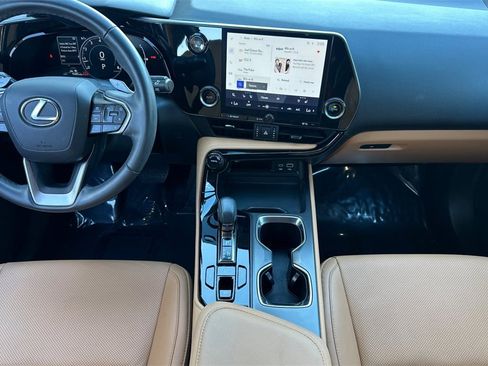 Used 2025 Lexus NX 250 FWD w/ Premium Package image 15