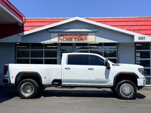 Used 2023 GMC Sierra 3500 Denali AWD/4WD image 2