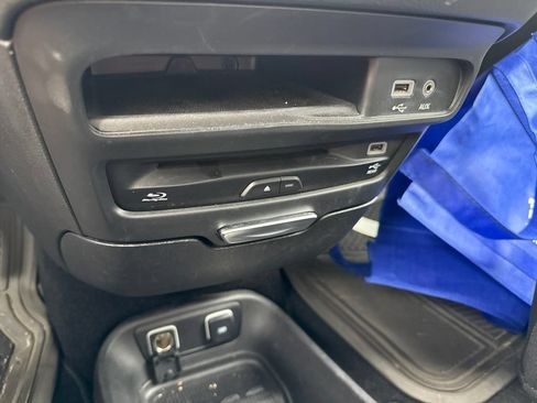 Used 2019 Chrysler Pacifica Touring-L Plus w/ S Appearance Package FWD image 25