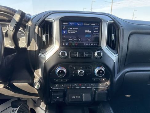 Used 2022 GMC Sierra 2500 SLT w/ Texas SLT Premium Package AWD/4WD image 14