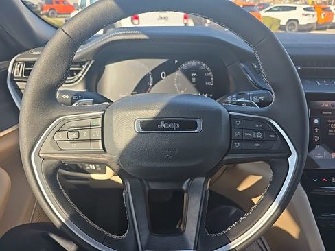 New 2026 Jeep Grand Cherokee Limited AWD/4WD image 13