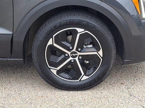 Used 2024 Kia Niro EX FWD image 8