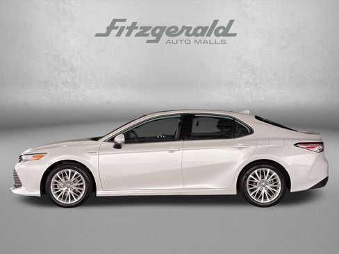 Used 2020 Toyota Camry XLE w/ Driver Assist Package FWD image 3