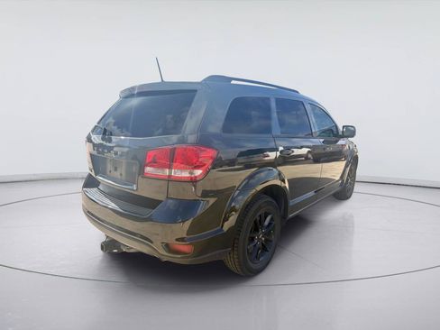 Used 2019 Dodge Journey SE w/ Connectivity Group FWD image 3