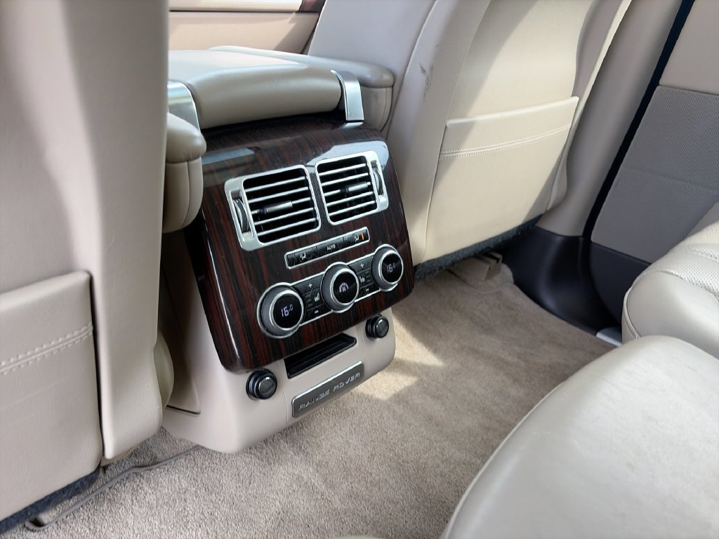 Used 2014 Land Rover Range Rover Supercharged AWD/4WD image 25