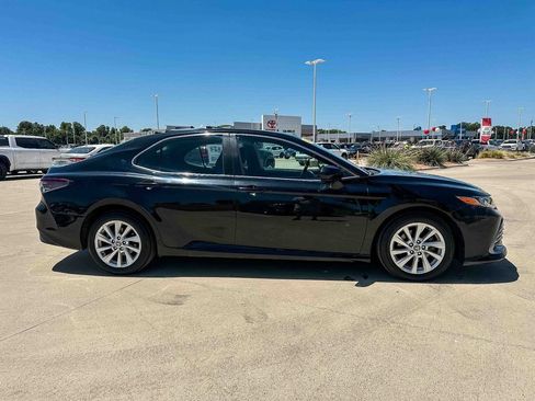 Used 2021 Toyota Camry LE FWD image 2