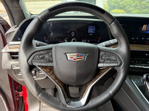 Used 2024 Cadillac Escalade Sport Platinum w/ LPO, ONYX Package AWD/4WD image 11