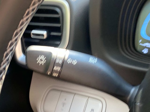 Used 2024 Hyundai Venue SEL FWD image 21