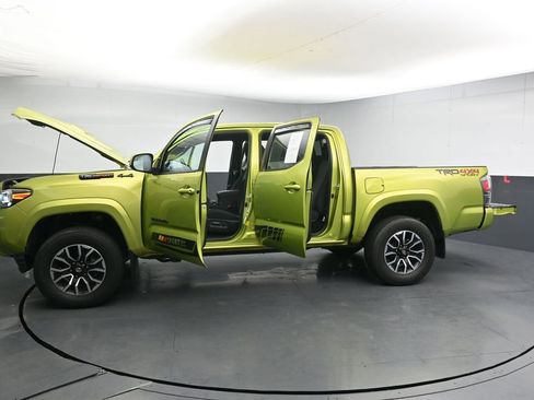 Used 2023 Toyota Tacoma TRD Sport w/ Black Out Package (TMS) AWD/4WD image 42