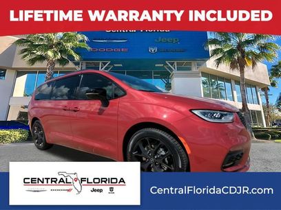 New 2026 Chrysler Pacifica Limited w/ S Appearance Package