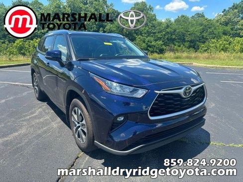 Certified 2020 Toyota Highlander XLE AWD/4WD image 1