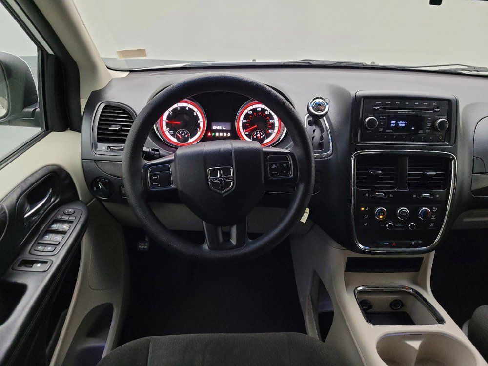 Used 2016 Dodge Grand Caravan SXT FWD image 22