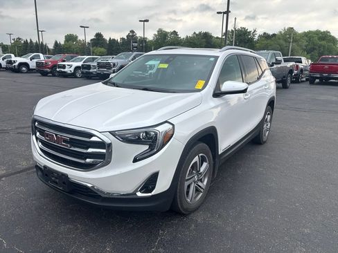 Used 2021 GMC Terrain SLT w/ Infotainment Package II AWD/4WD image 2