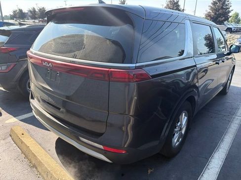 Used 2024 Kia Carnival LX FWD image 4
