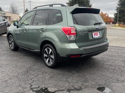 Used 2018 Subaru Forester 2.5i Premium w/ All-Weather Package image 3