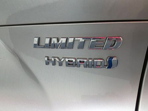 Used 2021 Toyota Venza Limited AWD/4WD image 5