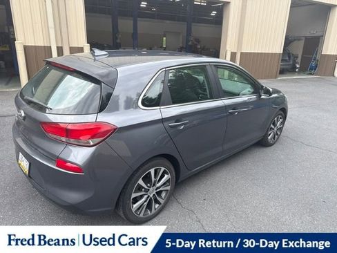 Used 2019 Hyundai Elantra GT FWD image 7
