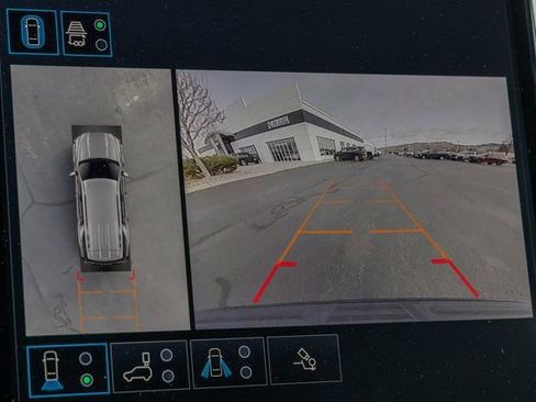 Used 2025 GMC Yukon Denali image 9