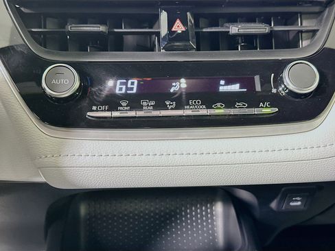 Certified 2023 Toyota Corolla SE image 23