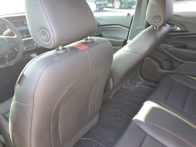 Used 2024 Chevrolet Trax RS w/ Sunroof Package FWD image 14